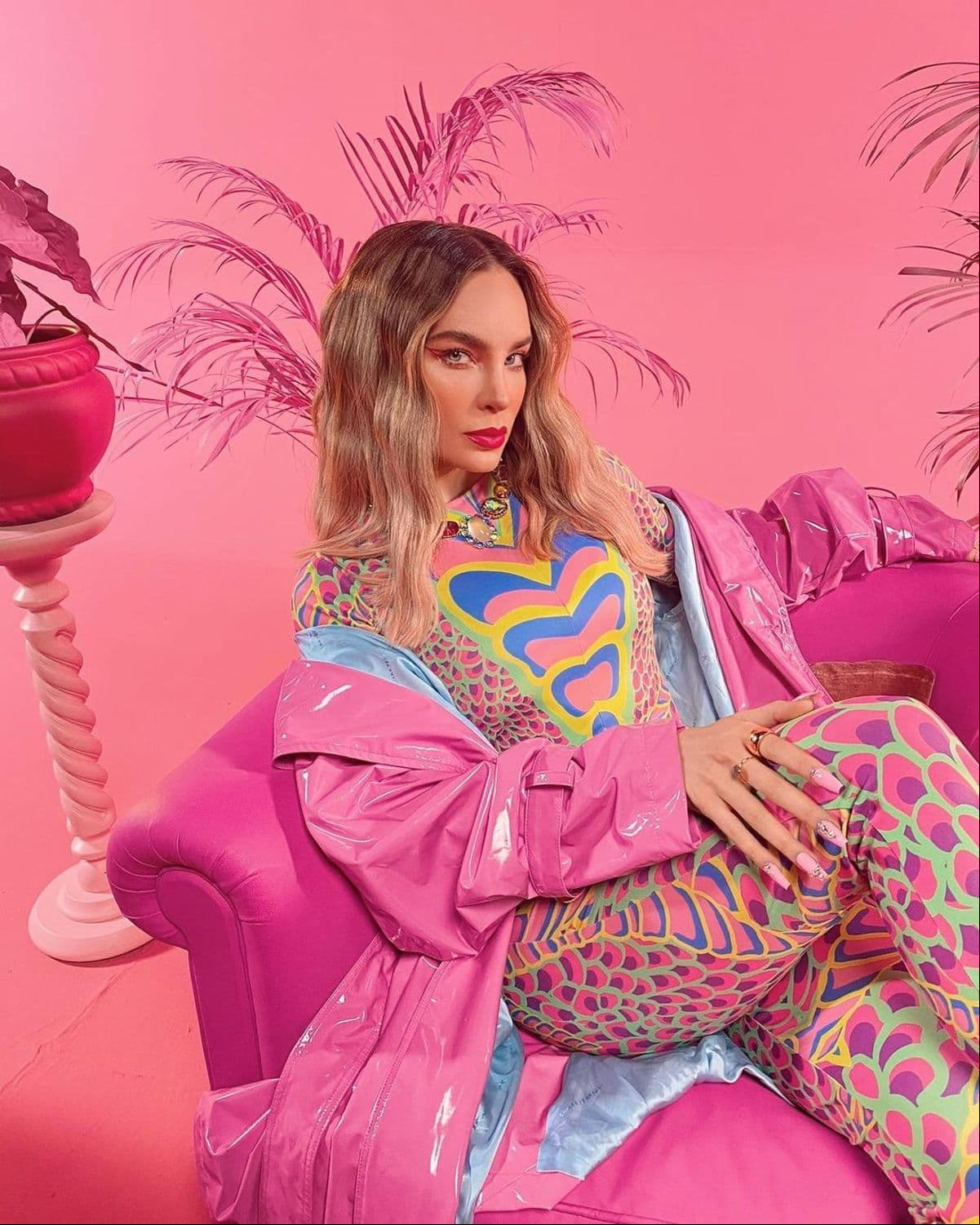 Belinda cautiva con ajustado body
