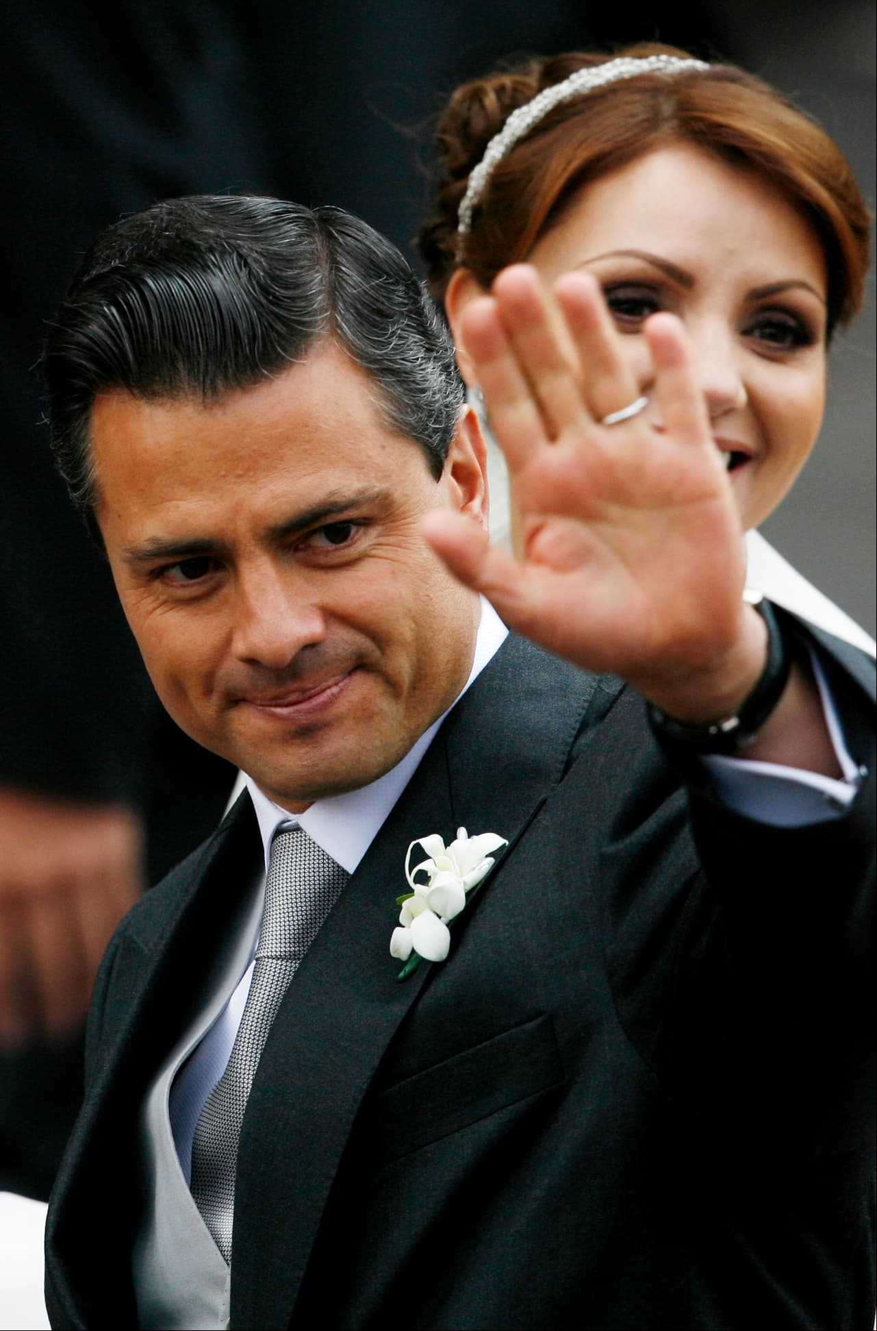 Entre famosos y políticos, asistieron la cantante Lucero, Juan y Maki Soler, Graciela y Toño Mauri con sus respectivas parejas, Tony y Jaime Camil papá, así como Gustavo Bazbaz y Alfredo del Mazo.