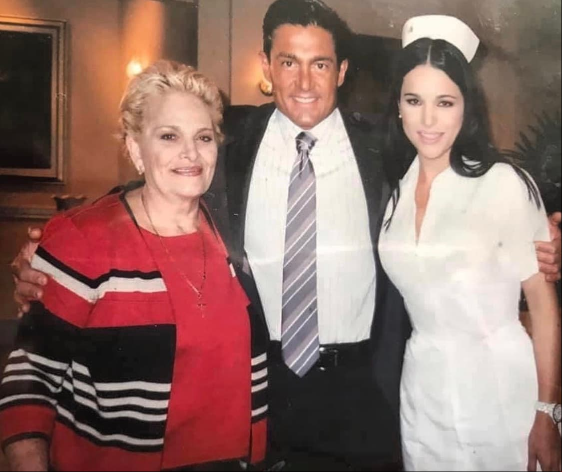 En el año 2000, Ríos fue elegida 'Señorita México' y tuvo la oportunidad de representar al país en 'Miss Internacional 2001' un año después. Posteriormente, se mudó a la Ciudad de México para formarse como actriz en el Centro de Educación Artística de Televisa (CEA).