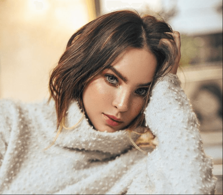Belinda reaparece cantando en lujosa boda; aseguran que cobró millones de pesos por el concierto