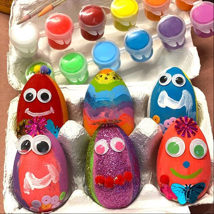 Los famosos pasaron un día lleno de color al lado de sus hijos, quienes pintaron, cocinaron y otros disfrutaron de la diversión.