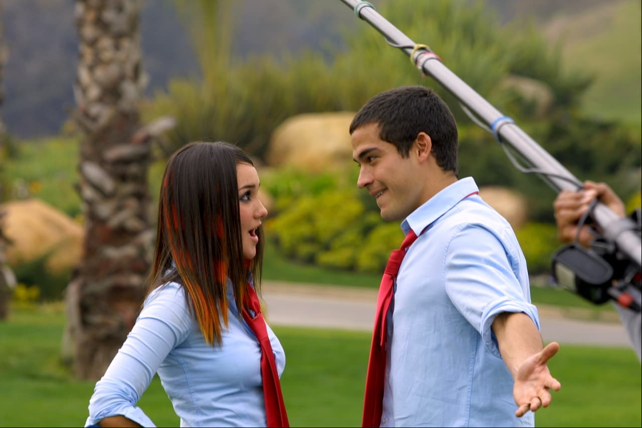 Sin embargo, Anahí y Christopher no fueron los únicos integrantes del grupo que fueron pareja en la vida real, ya que Dulce María y Alfonso Herrera también llegaron a sostener un romance.