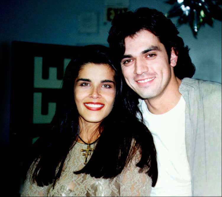 JORGE SALINAS Y ADRIANA CATAÑO: Una controversial relación que tuvo el actor con la presentadora de televisión, el cual terminó en un proceso jurídico en Miami, cuando ella lo acusó de no reconocer a la hija que habían procreado años atrás. Después confirmarse la paternidad, Salinas enfrentó a la que tenía por esposa en ese momento, Fátima Baggio, y comenzó una relación con Gabriela, su hija, con la que actualmente se lleva de maravilla.