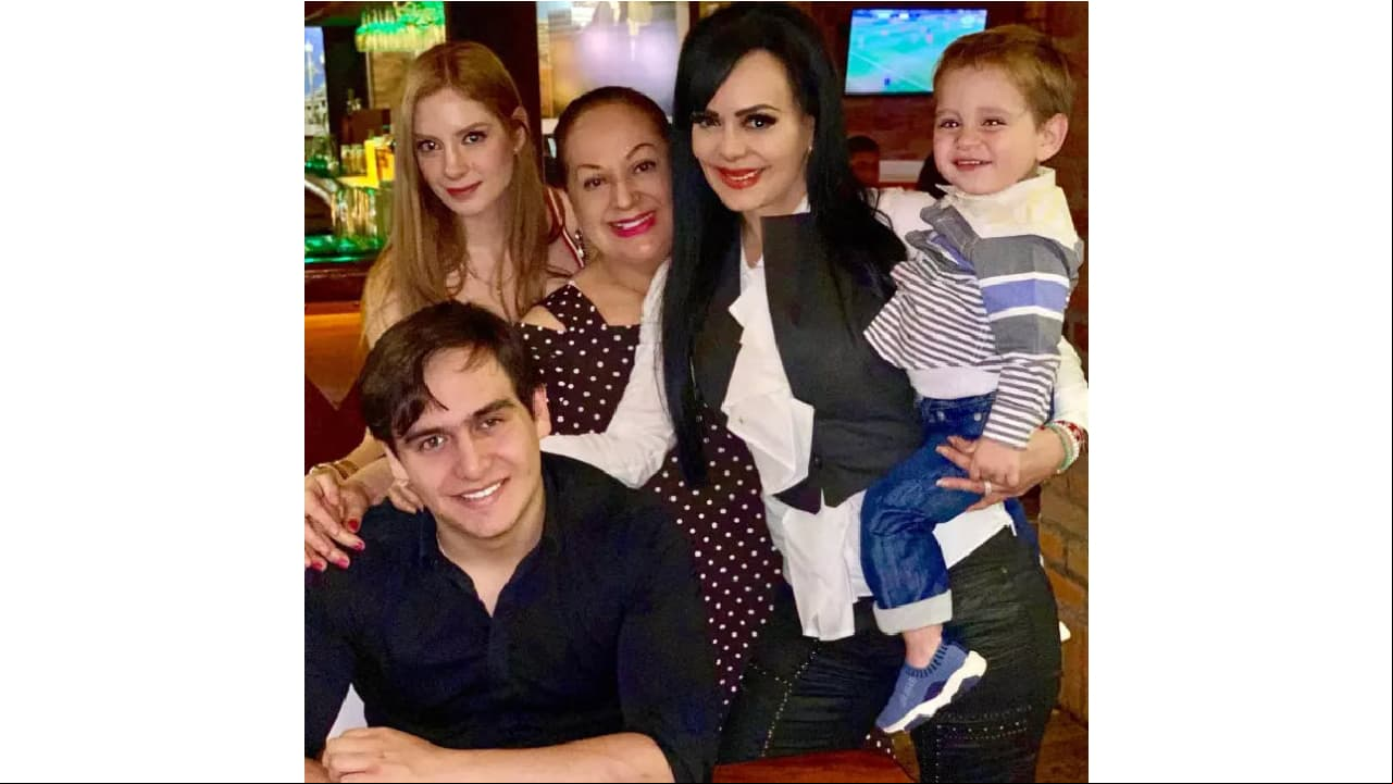 Maribel Guardia y su familia.