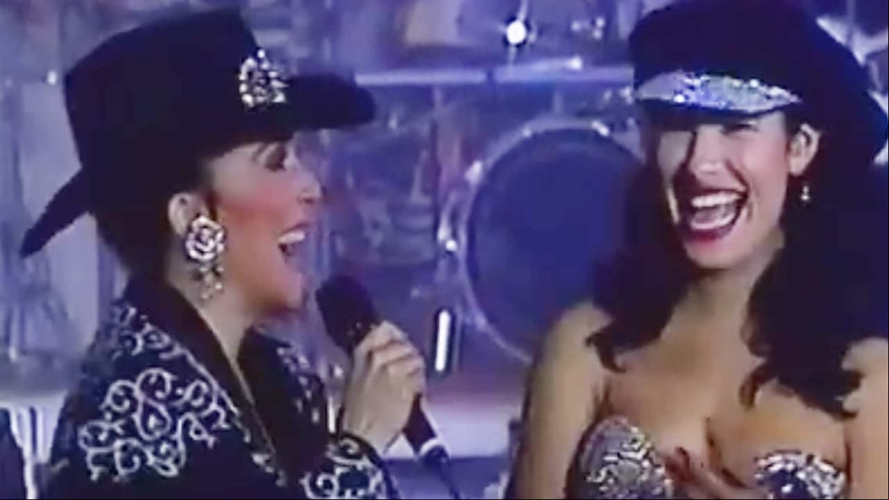 Así fue cuando Selena y Verónica Castro bailaron 'La Carcacha' en vivo