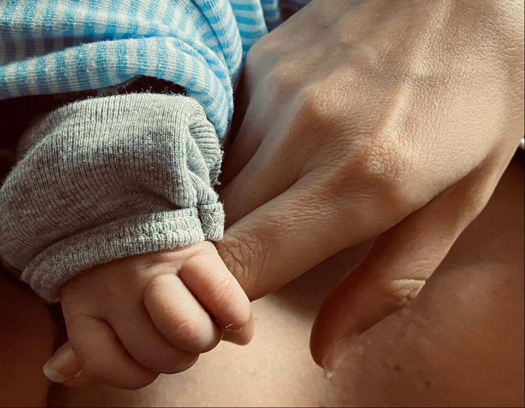 Tras pasar varios días en terapia intensiva, Fernanda Castillo fue trasladada a otra habitación y poco después dada de alta del Hospital Español. "Fue una semana muy difícil pero hoy estoy bien, en casa y con mi familia", escribió la actriz en Instagram junto a esta fotografía.
