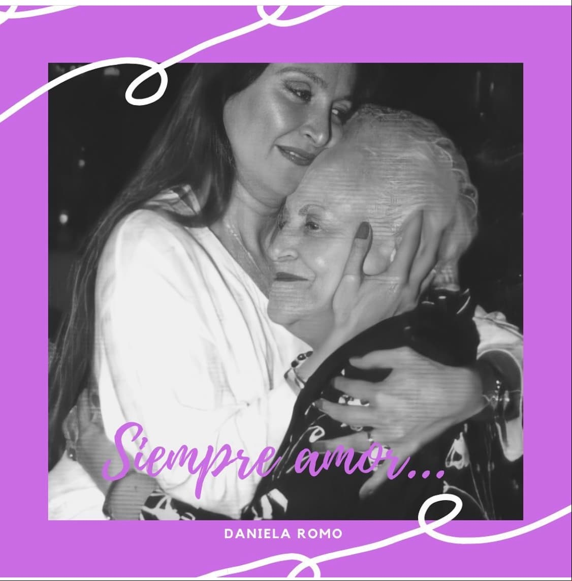 La actriz y cantante Daniela Romo fue otra de las famosas que luego de una vida al lado de su mamá, sufrió su partida en meses recientes, pues la señora Teresa Corona falleció a los 95 años, el pasado 27 de septiembre.