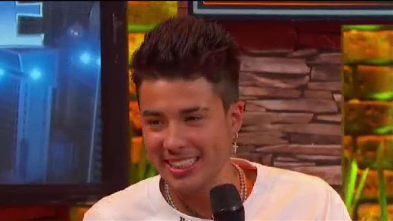 Mario Bautista responde 50 preguntas sobre su intimidad en 3 minutos