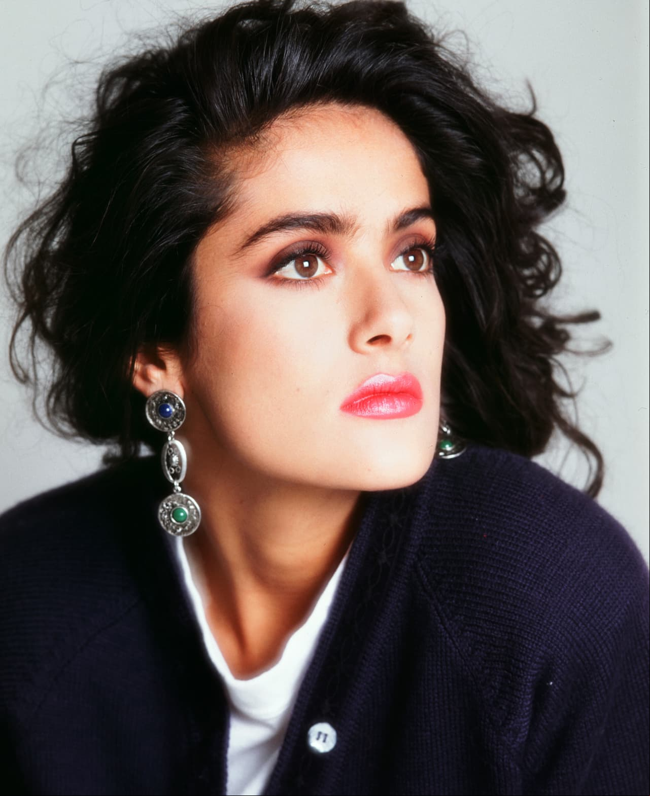 1. Esta versión es una adaptación de la telenovela homónima estrenada en 1989. En ese entonces, la perversa y bella 'Teresa' fue interpretada por la actriz nominada a los Premos de la Acadamia Salma Hayek, Rafael Rojas, Daniel Jiménez Cacho y Miguel Pizarro, entre otros.