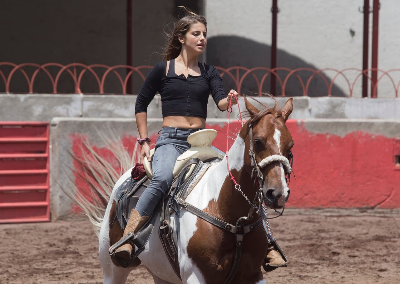 Michelle Renaud vence su miedo de montar a caballo con el apoyo de Marcelo y Danilo Carrera