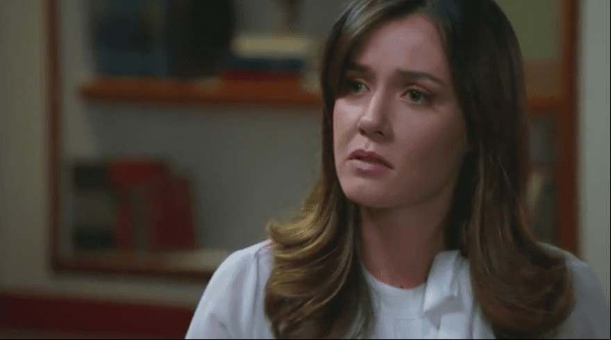 Cecilia habla con Gloria y le pide ver a su hija