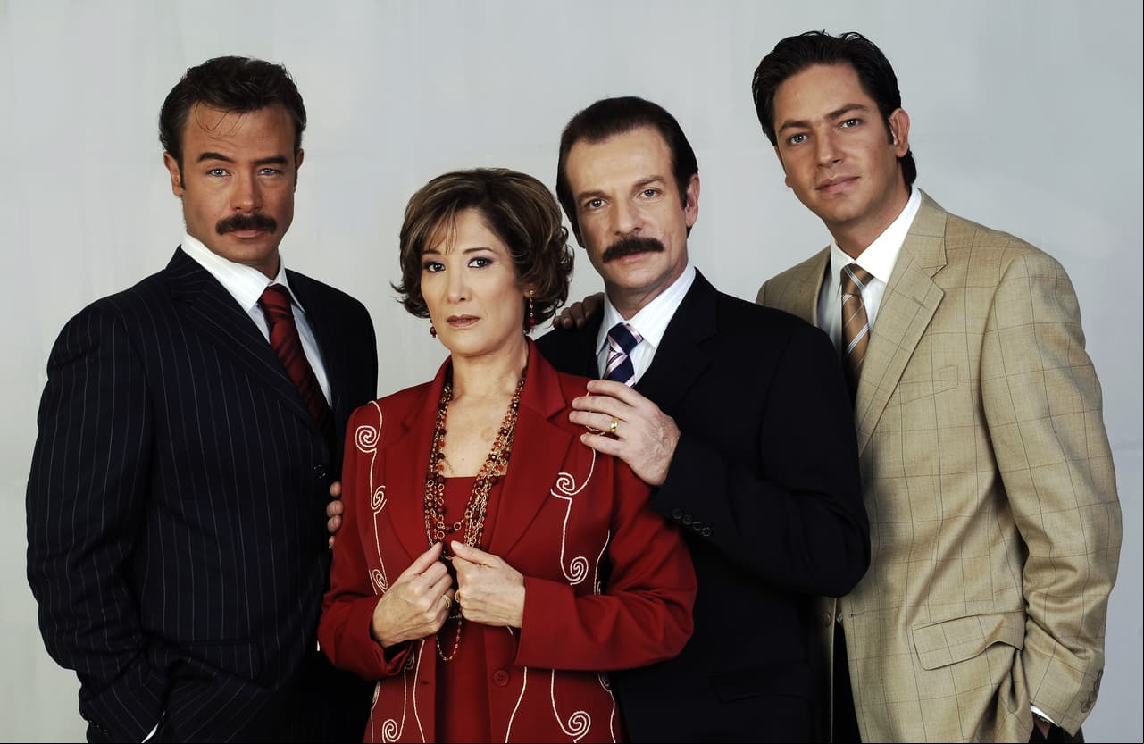 'Destilando Amor' fue una telenovela que se estrenó por primera vez en 2007 por Las Estrellas. Ahora, a más de 13 años, la historia entre 'Gaviota' y 'Rodrigo' ha conquistado nuevamente al público con su reestreno. A continuación, te mostramos cómo cambió el elenco secundario de este gran proyecto liderado por Nicandro Díaz.
