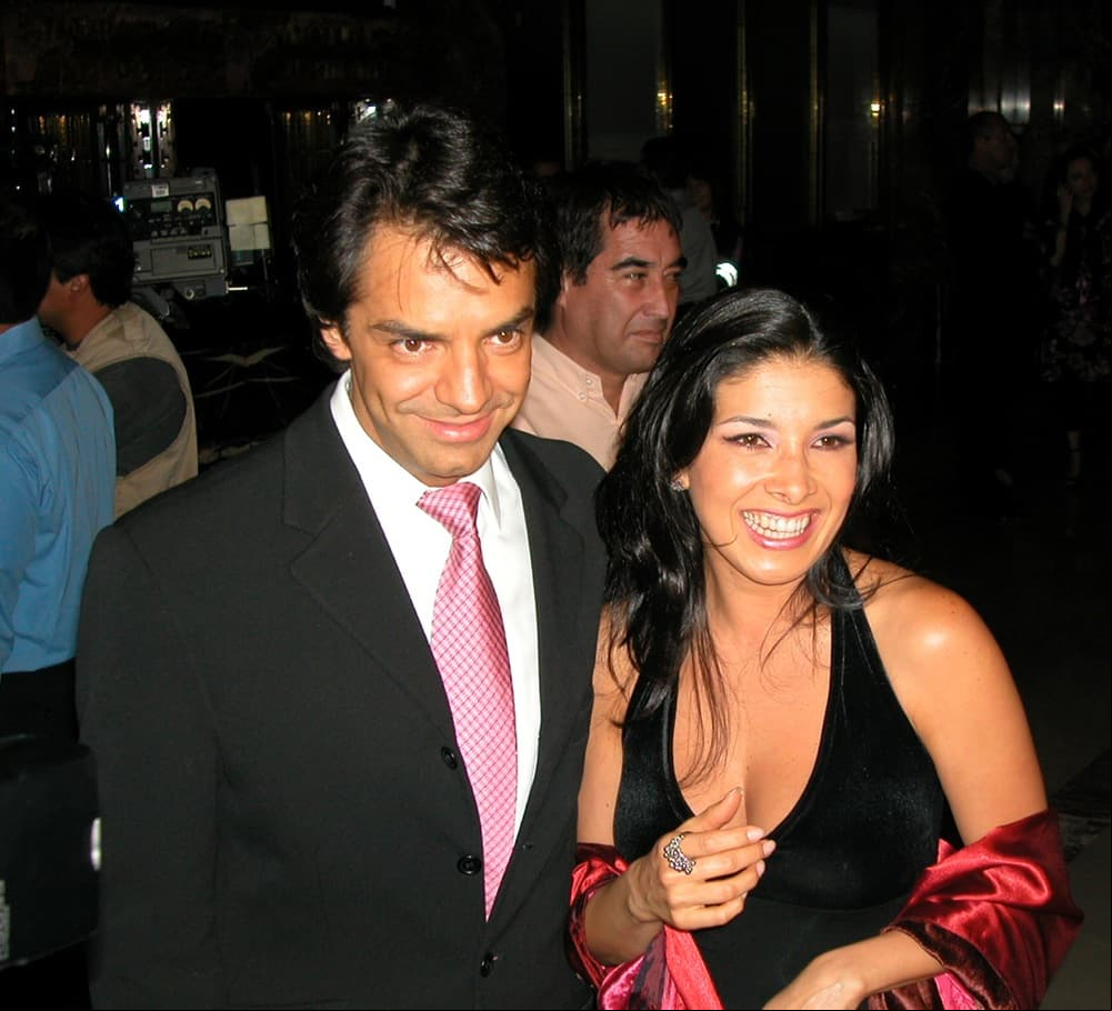 A finales de 2003, Eugenio Derbez comenzó a salir con Dalila Polanco, sin embargo, fue hasta mediados de 2004 que lo hicieron oficial.