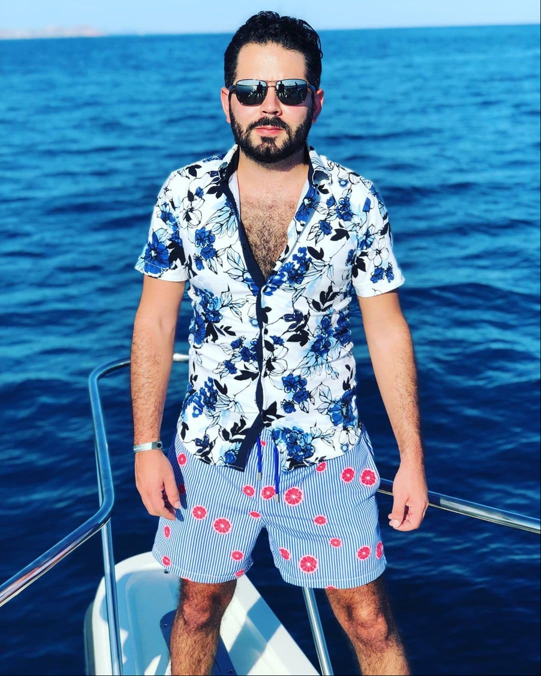 En el ámbito profesional participó en diversos producciones como ‘Qué pobres tan ricos’ (2013-2014), ‘Amores con trampa’ (2015), ‘Vino el amor’ (2016-2017) y ‘La parodia’ (2018-2019); mientras que en su vida personal el actor mantuvo una relación sentimental con Bárbara Escalante, con quien terminó en septiembre pasado.