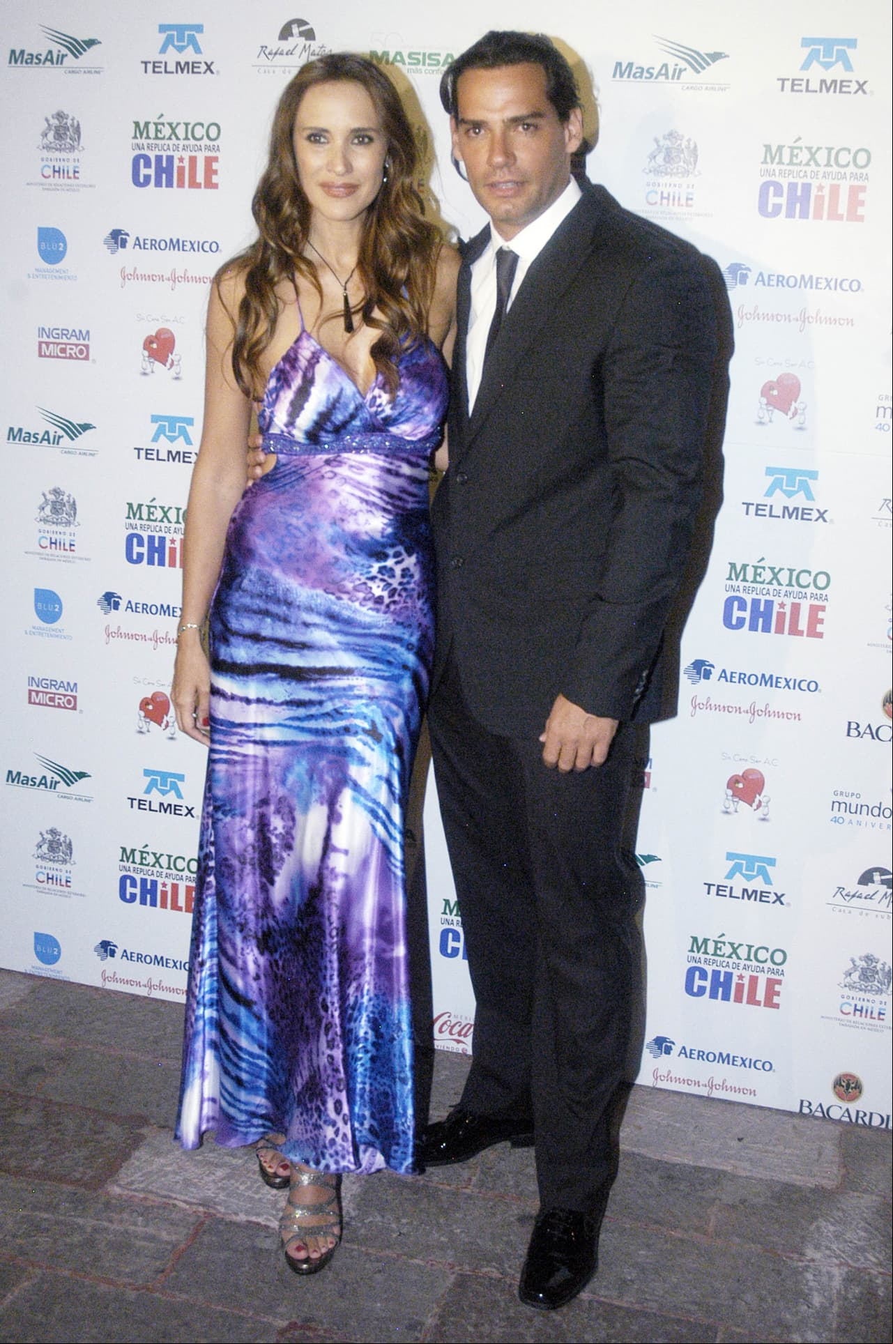 Cristián de la Fuente y Angélica Castro se casaron en el año 2002 teniendo muchas cosas en común. Ambos son chilenos, actores, modelos, practican deporte y están enamorados de su hija Laura.