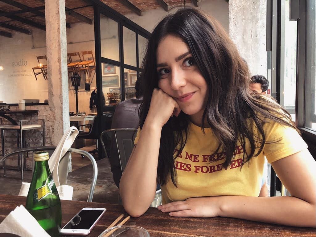 7- Si no hubiera estudiado actuación sería psicóloga o doctora.
