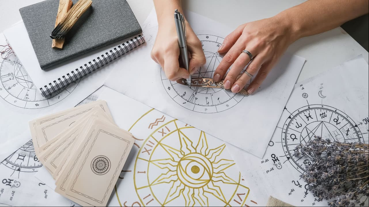Horóscopo de hoy 1 de mayo de 2025: así inician el mes los signos zodiacales