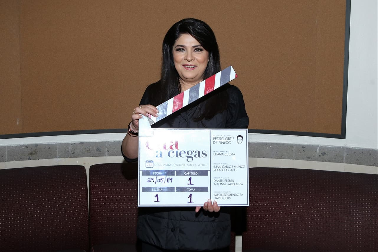La telenovela más reciente de Ruffo fue ‘Cita a ciegas’, en 2019, en la que experimentó en el género de la comedia. Con su personaje de ‘Maura’, retó a su hija ‘Lucía’ (Sofía Garza) para que bajara de peso y encontrara el amor antes de asistir a la boda de su hermana.