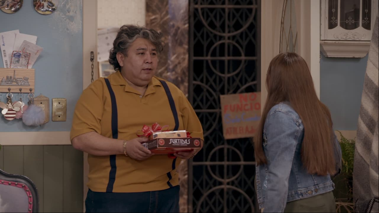 El 'Rommy baby' intenta reconquistar a su 'Muñequita de tablero' con chocolates y bombones.