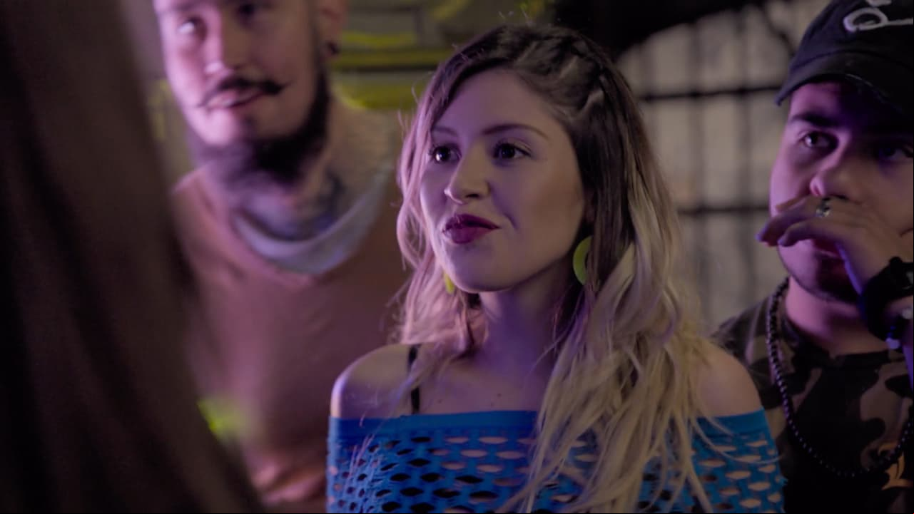 En los primeros dos capítulos pudimos observar que 'Rebeca', personaje interpretado por la actriz Nicole Vale, tenía el pelo rubio y ondulado.