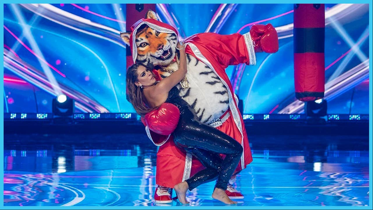 Galilea Montijo coquetea con Kid Bengala y baila en el escenario