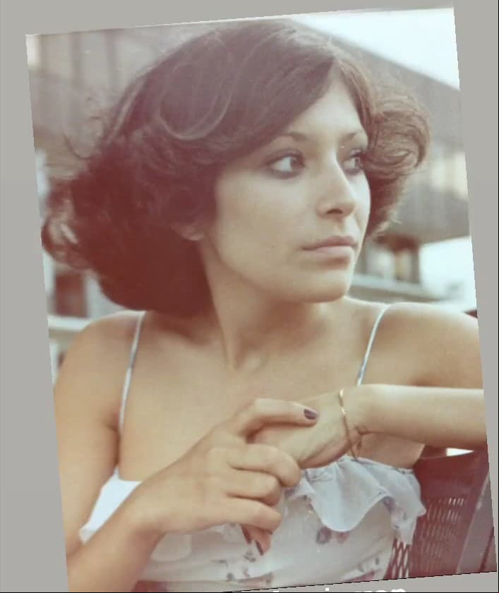 Las publicaciones se volvieron tendencia en redes sociales, donde los seguidores de Aislinn Derbez, destacaron que tenía gran parecido a su mamá cuando era joven. Detallaron que heredó su nariz y ojos, llenándolas de piropos