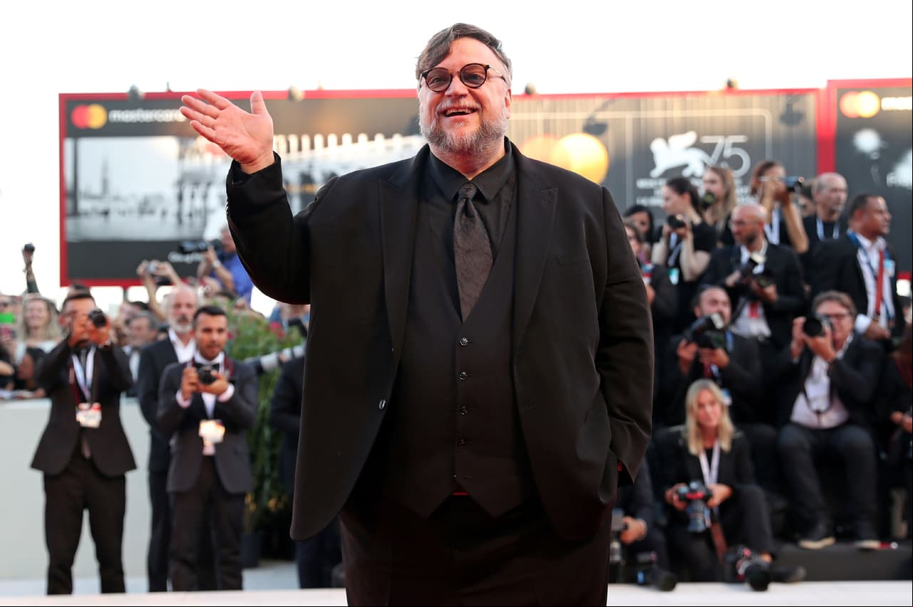 Guillermo del Toro se ofrece a pagar boletos de avión a equipo de olimpiada de matemáticas