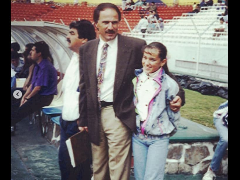 Jacky tiene claro que la familia lo es todo, por ello, cada vez que tiene la oportunidad, convive con sus padres y hermanos.