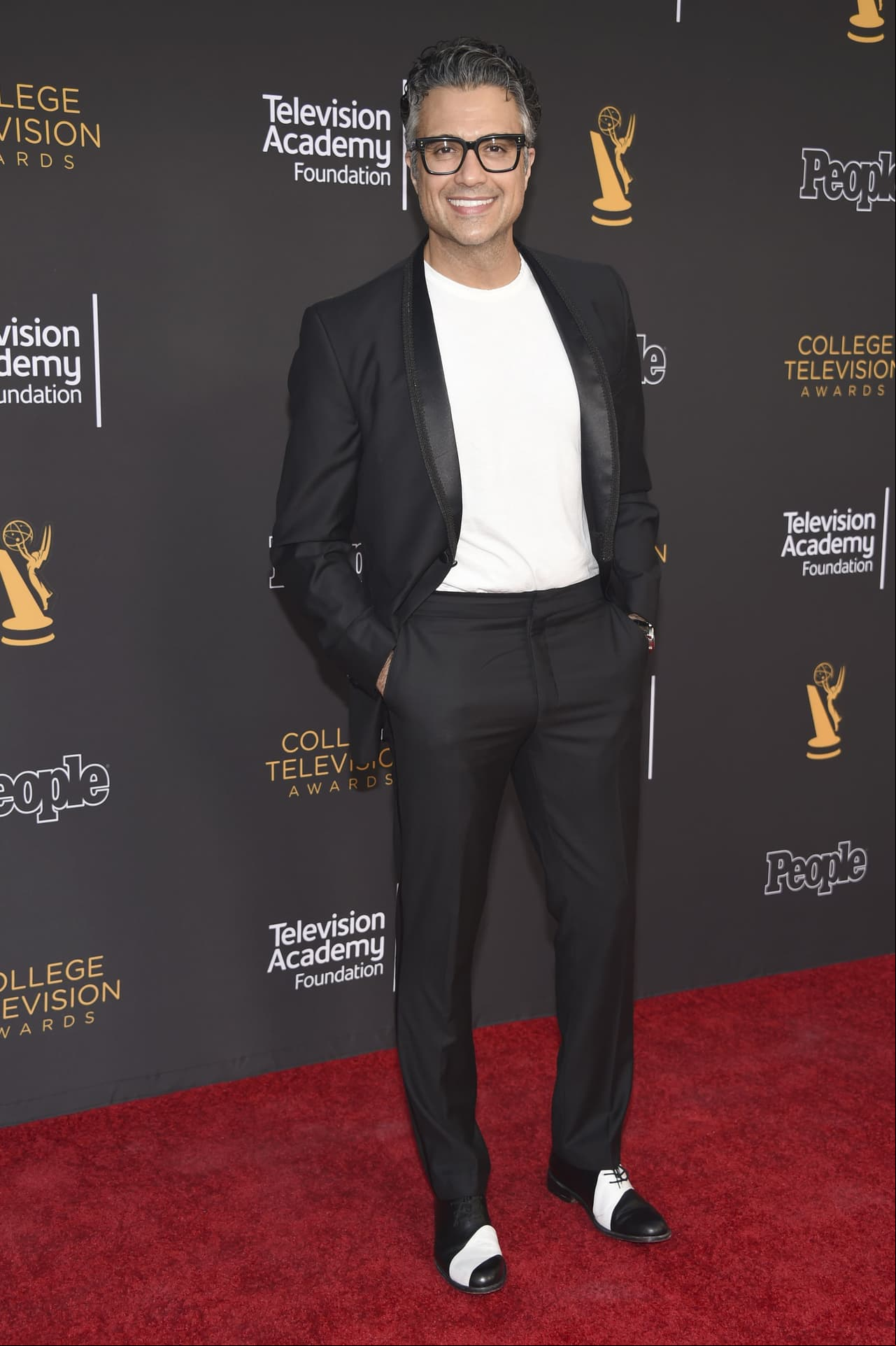 Jaime Camil. Este actor tiene una trayectoria importante en las telenovelas y en el cine mexicano, pero tras obtener uno de los papeles principales de ‘Jane de Virgin’ en 2014 le dio otro giro a su carrera.