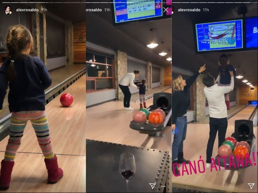 Aitana Derbez jugando boliche con Eugenio Derbez y Alessandra Rosaldo.