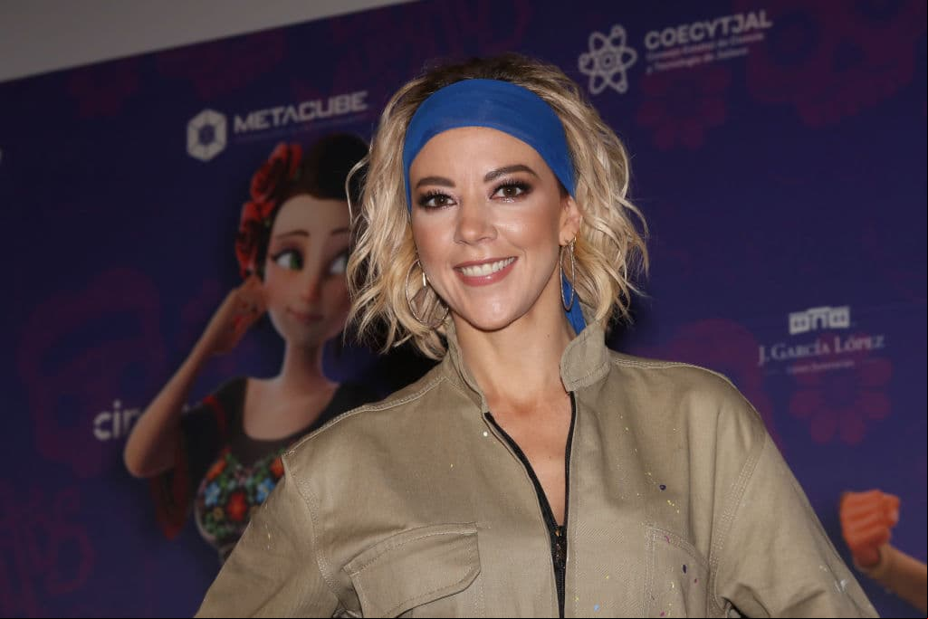 Fernanda Castillo cautiva con su primer árbol de Navidad en familia: “Somos tres”