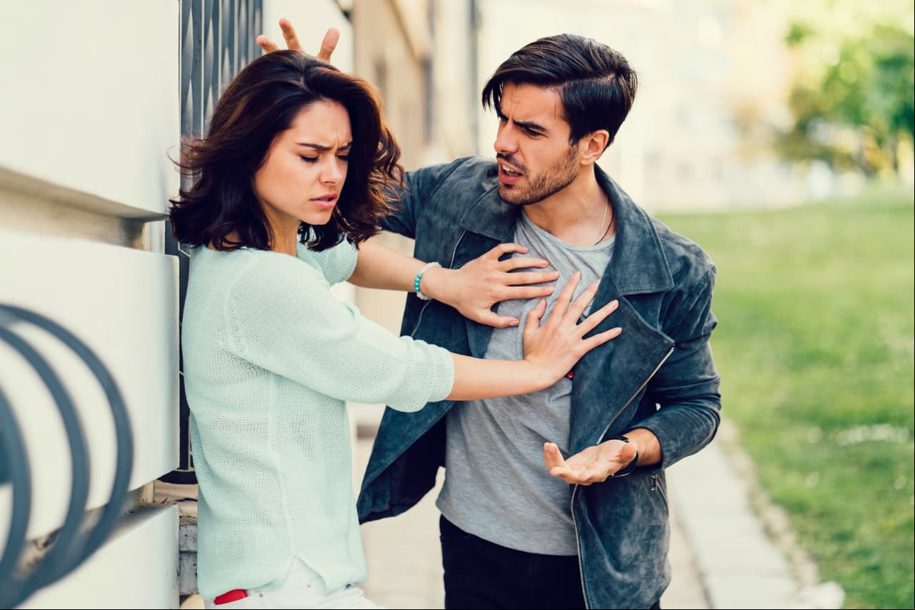Cinco cosas que jamás debes hacer por un hombre