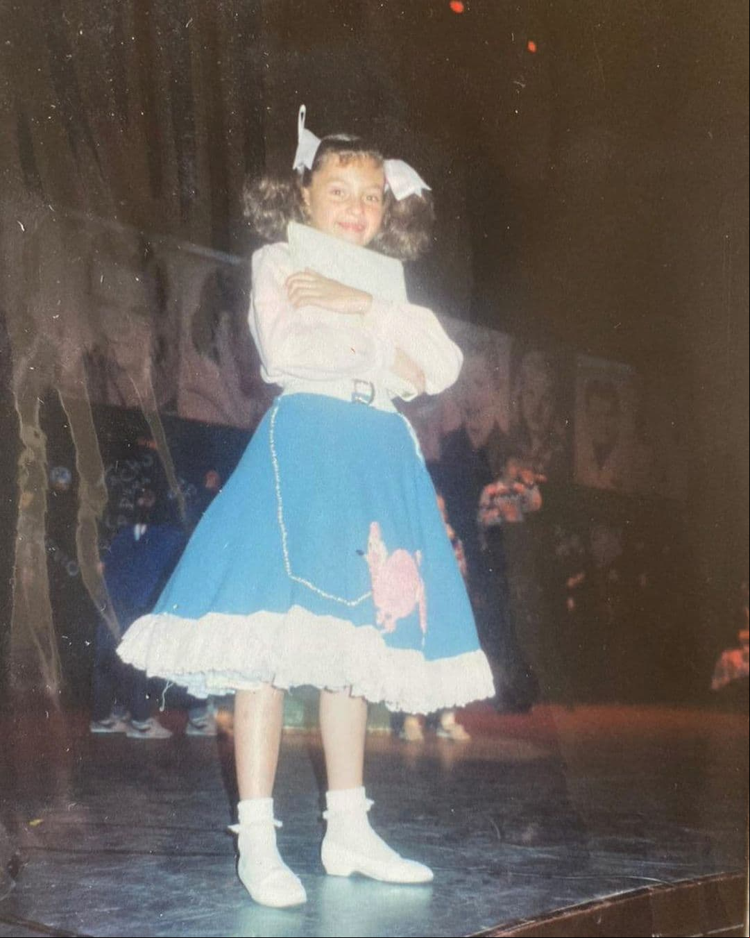 Desde muy chiquita mostró interés por la música y la actuación, por lo que audicionó para la obra de teatro ‘Vaselina’, producida por Julissa.