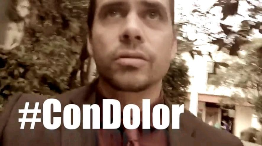 ¡Esa mujer piensa que yo soy tonto!