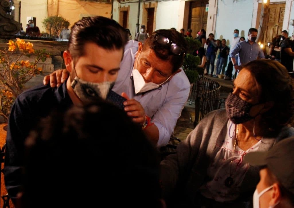 Y apoyaba al reparto a sacar todas sus emociones. Como en esta escena, cuando 'Mariano' le dice a su mamá gallina que sabe que está muy enferma.