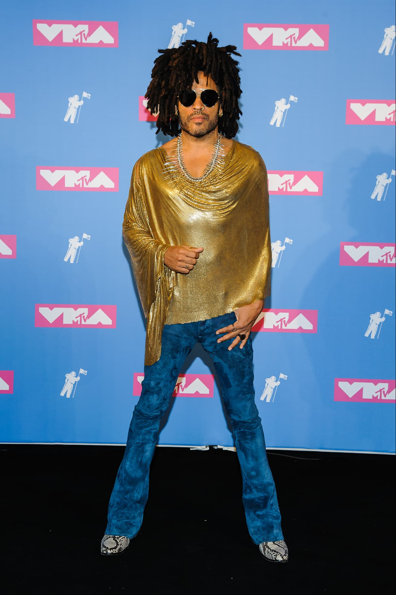 Lenny Kravitz dejó claro que no pierde su estilo y deslumbró