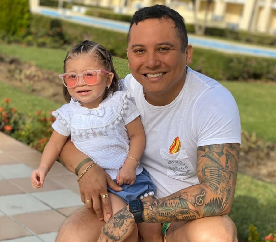 Al igual que sus hermanos Damián y Dasha, Gianna Luna, la hija menor de Kimberly Flores y Edwin Luna, tiene su propia cuenta de Instagram en la que se describe como “bebé influencer”, ya que desde marzo de 2018 consiguió más de 256 mil seguidores.