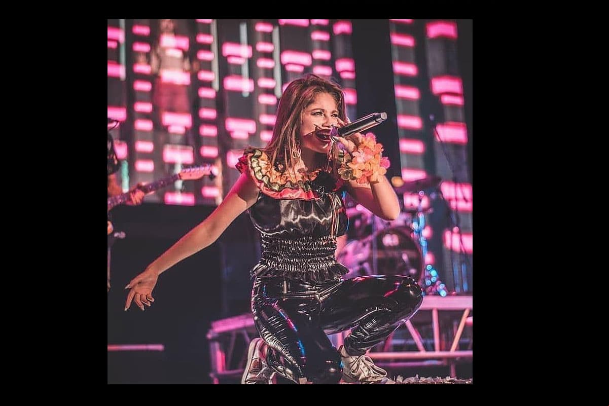 Gracias a estos discos, la joven realizó cinco giras internacionales. Actualmente se presenta con el show “Que se pare el mundo”.