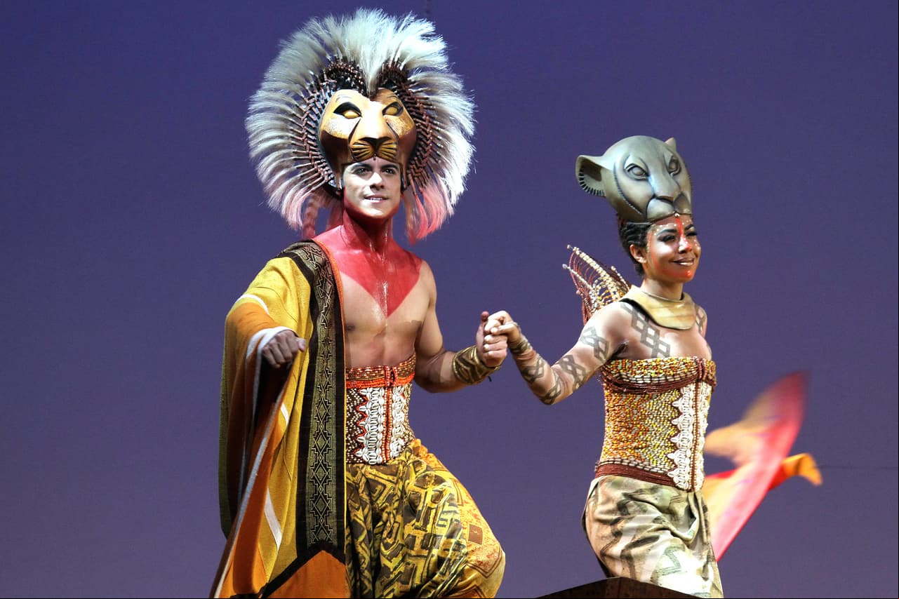 En 2015, Carlos Rivera volvió a protagonizar la puesta en escena ‘El Rey León’, pero ahora en México, convirtiéndose en la más taquillero de nuestro país. El joven trabajó en 2015 y 2016 en 300 presentaciones.