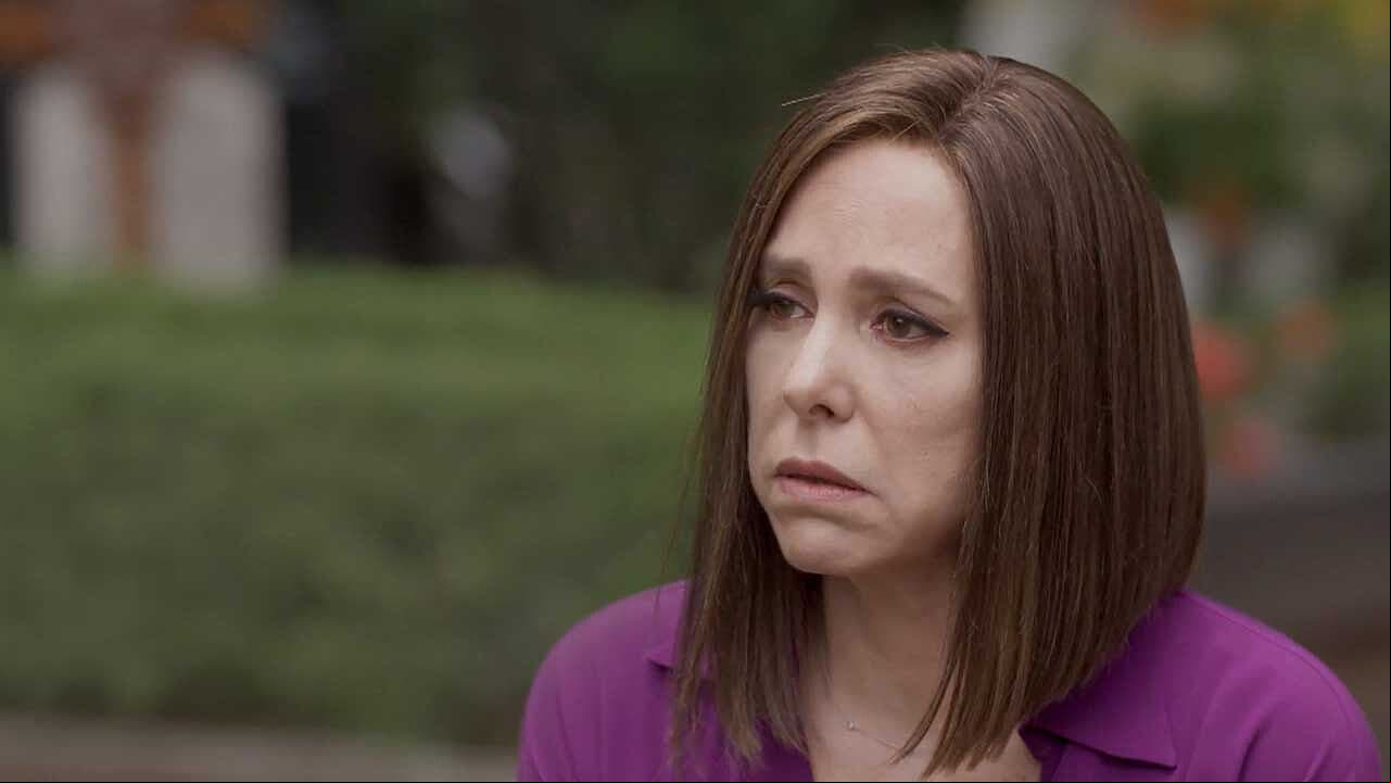Alejandra pide perdón a Casilda frente a la tumba de su hija