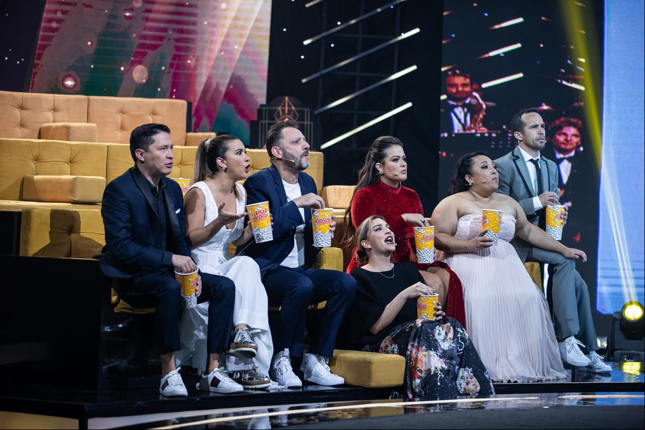 Fans reaccionan al estreno de Me Caigo de Risa Gala Disfuncional: “Viéndolo en familia”