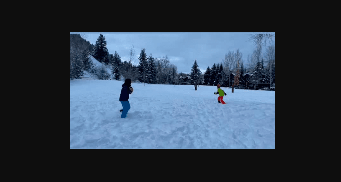 Tal y como pasó hace unos días, cuando la protagonista de ‘Rubí’ compartió en su cuenta oficial de Instagram una serie de imágenes en las que presumió, durante un viaje a Aspen, lo grandes que ya lucen sus hijos.