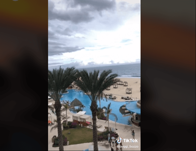Briggitte Bozzo y su novio contaban con una privilegiada vista al mar y a las albercas del lugar, así como con una habitación con jacuzzi y balcón privado.