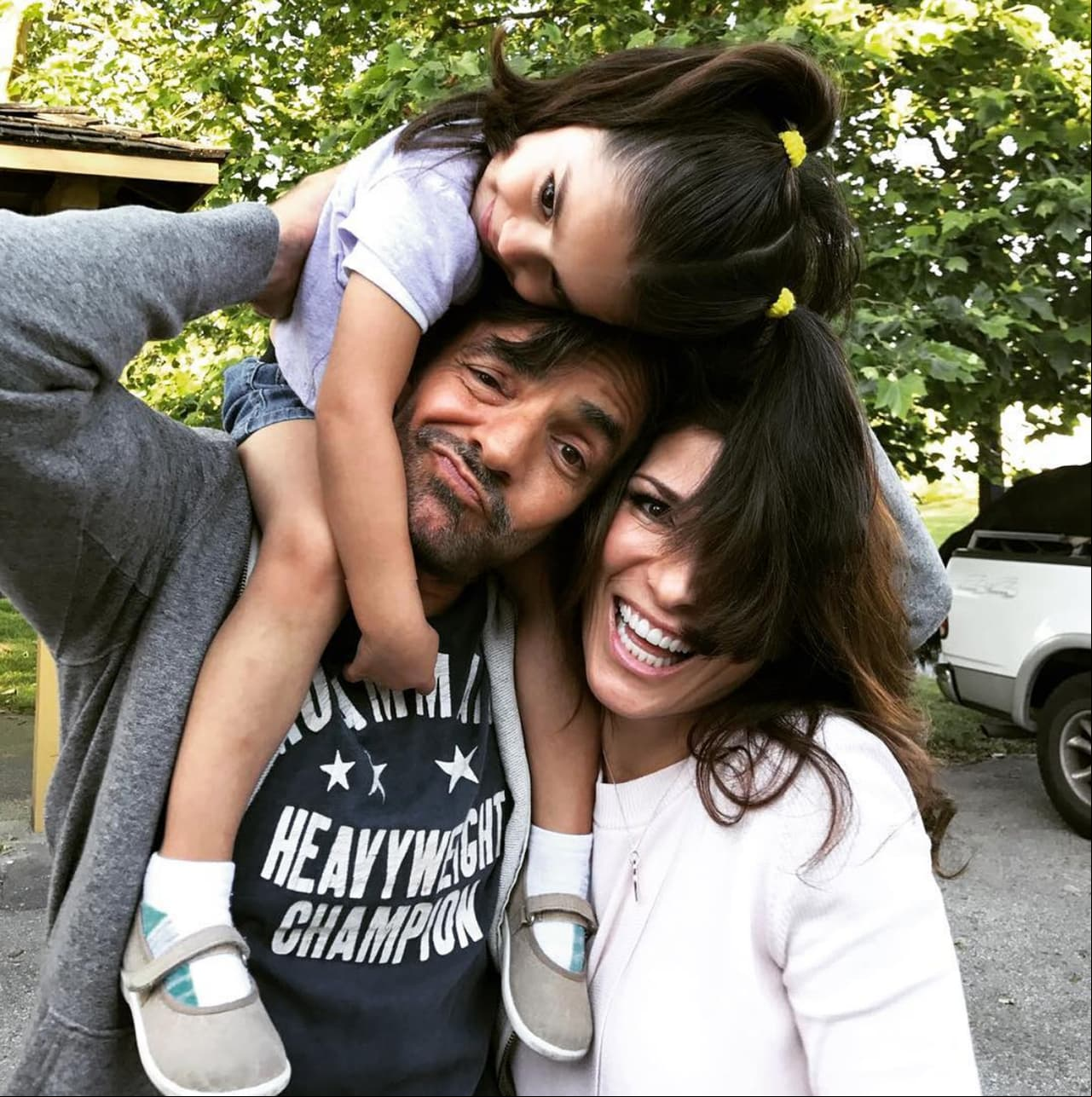 Eugenio Derbez y Alessandra Rosaldo disfrutan al máximo su día con Aitana