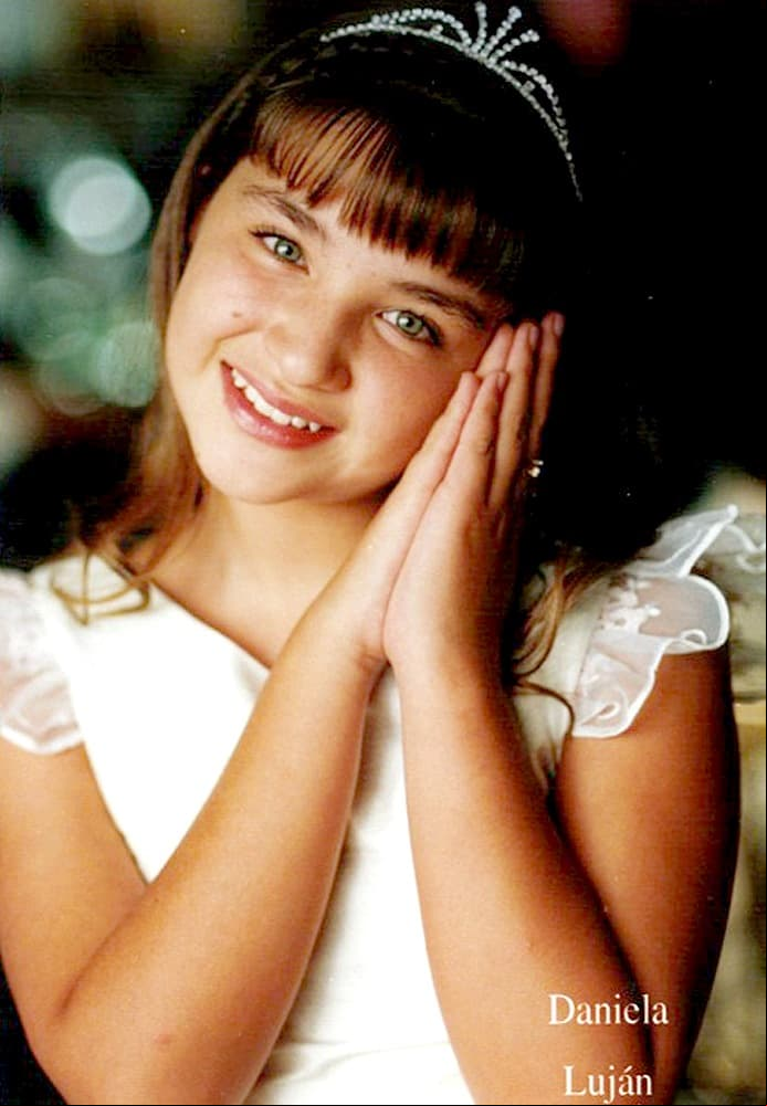 Daniela Luján obtuvo su primer protagónico en la telenovela ‘Luz Clarita’ en 1996 a la edad de ocho años. La actriz aseguró en una entrevista para ‘La Oreja’ que fue uno de los momentos más trascendentales de su carrera.