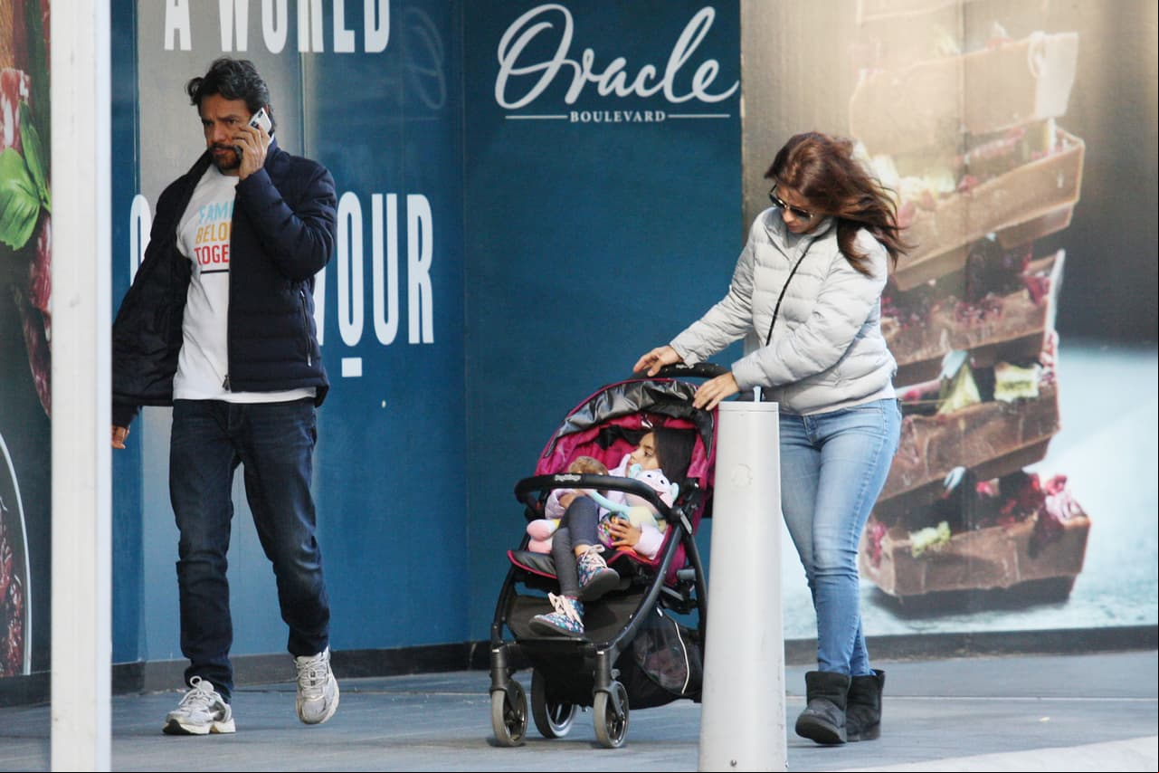 Eugenio Derbez, Alessandra Rosaldo y la pequeña Aitana ya están en Australia, mira las imágenes.