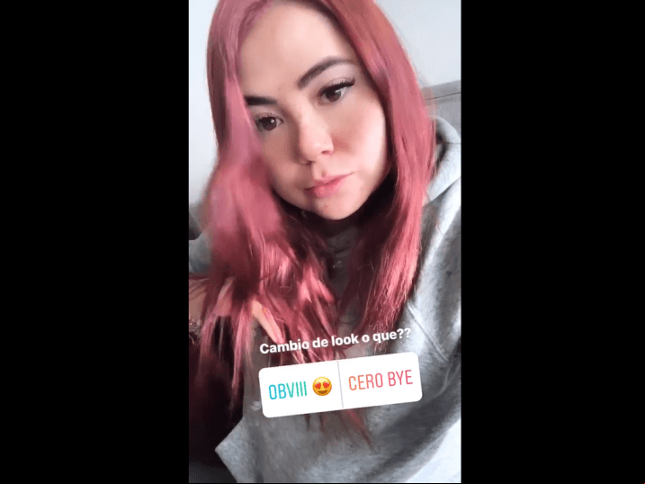 Días después de mostrar cómo quedó, Mariana Botas apareció con el cabello rosa, aunque en un inicio parecía real, destacó que el cambio se debió a un filtro de Instagram e incluso preguntó si les gustaba cómo se veía con ese tono.