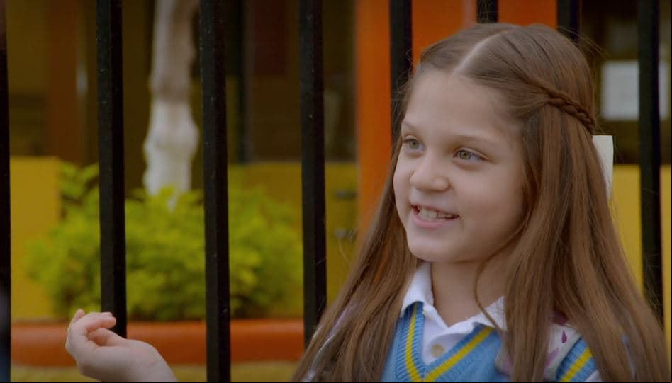 Camila Rivas, quien interpreta a 'Victoria', apareció en el capítulo 'Corazón de dos países'.