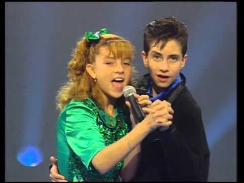 El éxito de la puesta en escena fue tal que Julissa decidió lanzar un grupo musical bajo el nombre de Onda Vaselina, es así como en 1989, Mariana Ochoa graba su primer disco y debuta como cantante a los 10 años de edad.