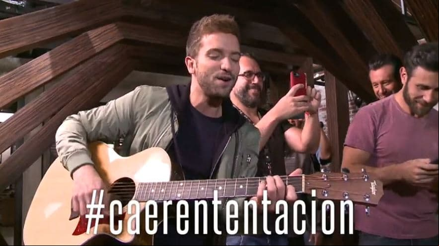 Pablo Alborán cae en tentación